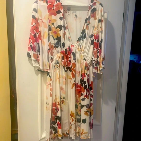 Love stitch size small flowy dress colorful - Picture 1 of 5
